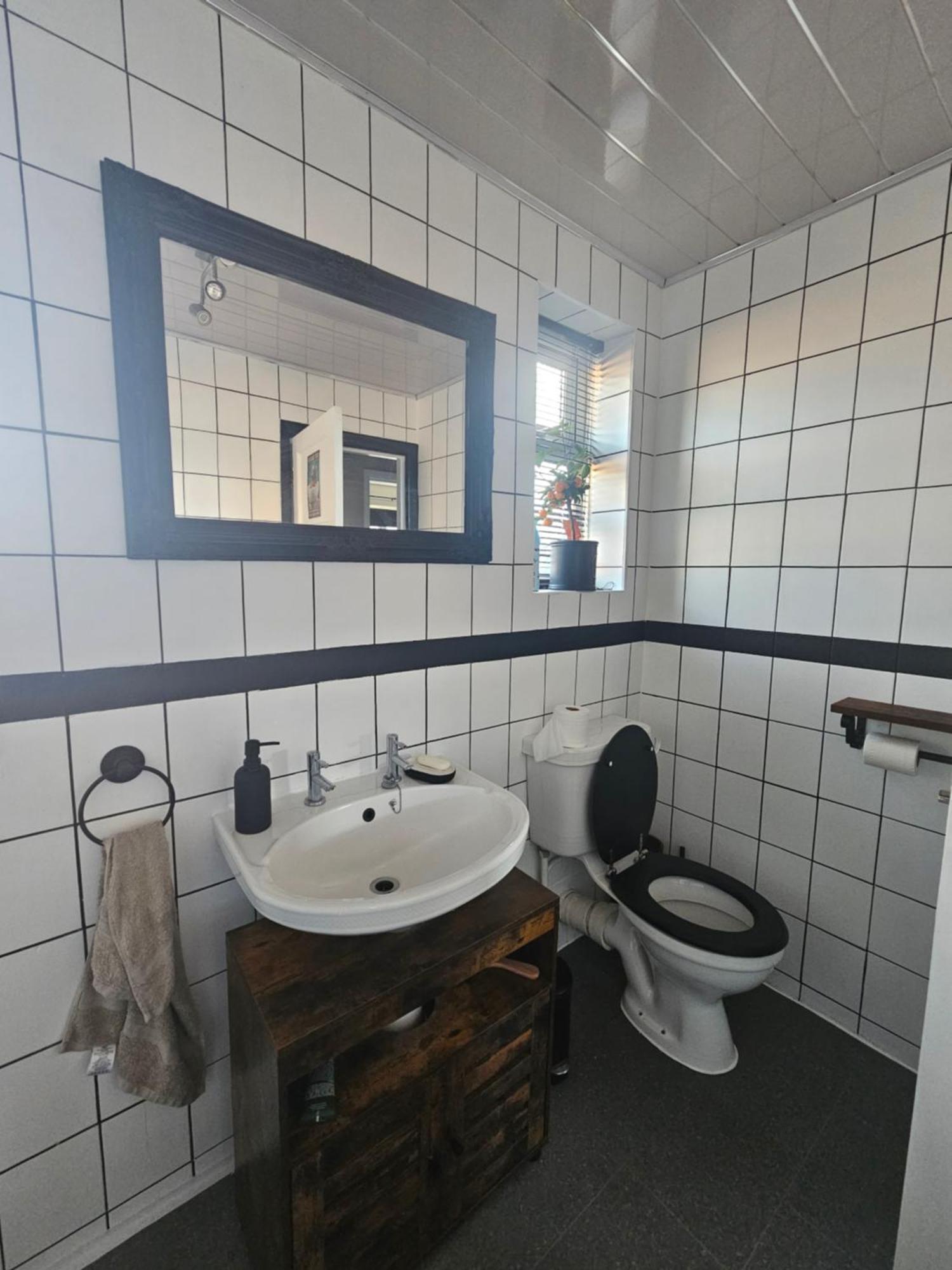 Double Bedroom Located Close To Manchester Airport Wythenshawe Bagian luar foto